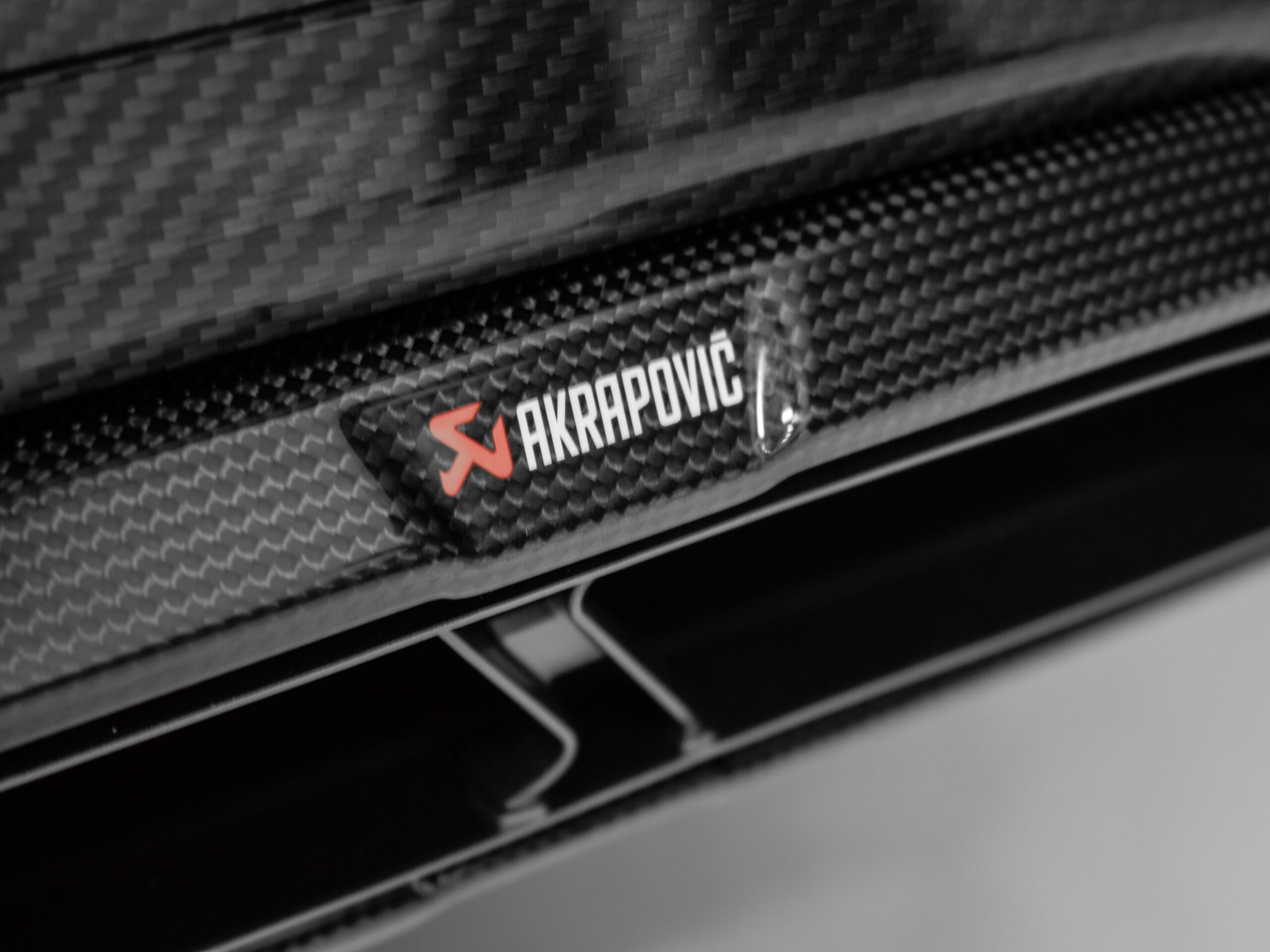 Akrapovic-E63S-5